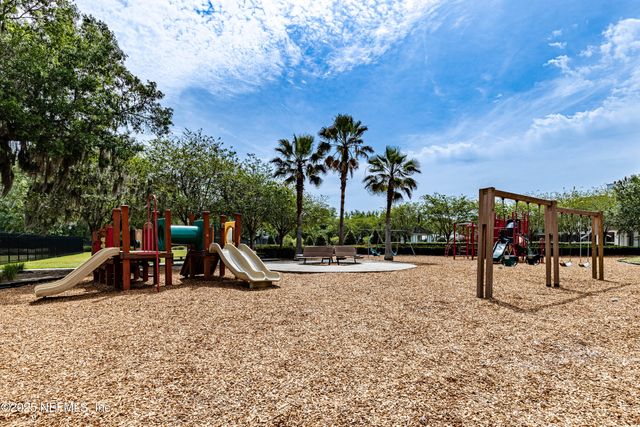 575 OAKLEAF PLANTATION Parkway 903, Orange Park, FL 32065