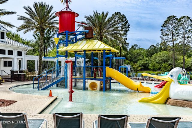 575 OAKLEAF PLANTATION Parkway 903, Orange Park, FL 32065