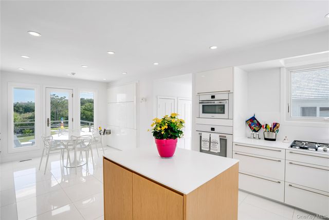 64 W End Road, East Hampton, NY 11937