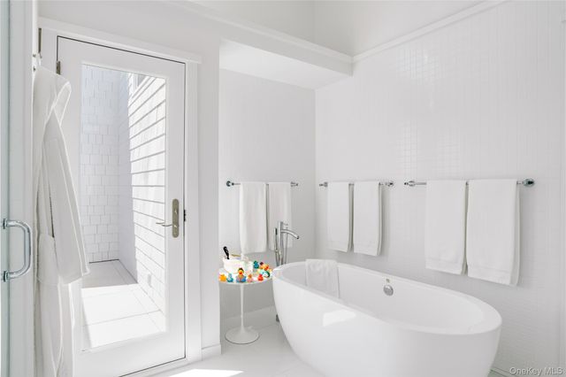 64 W End Road, East Hampton, NY 11937