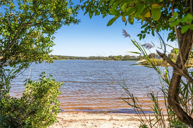 64 W End Road, East Hampton, NY 11937