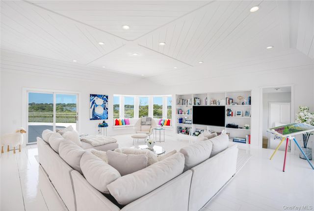 64 W End Road, East Hampton, NY 11937