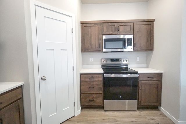 6020 80th Avenue S, Fargo, ND 58047