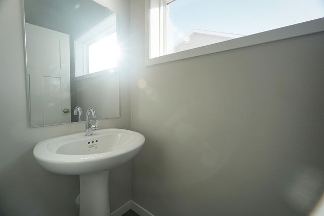 6020 80th Avenue S, Fargo, ND 58047