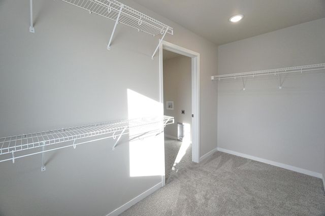 6020 80th Avenue S, Fargo, ND 58047