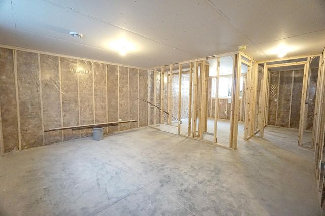 6020 80th Avenue S, Fargo, ND 58047