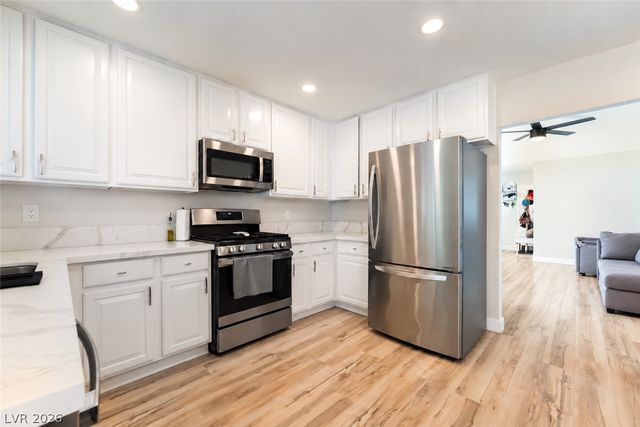 124 Almendio Lane, Henderson, NV 89074