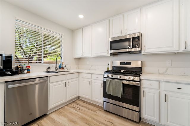 124 Almendio Lane, Henderson, NV 89074