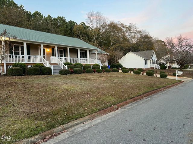 107 Oak Park Drive, Benson, NC 27504