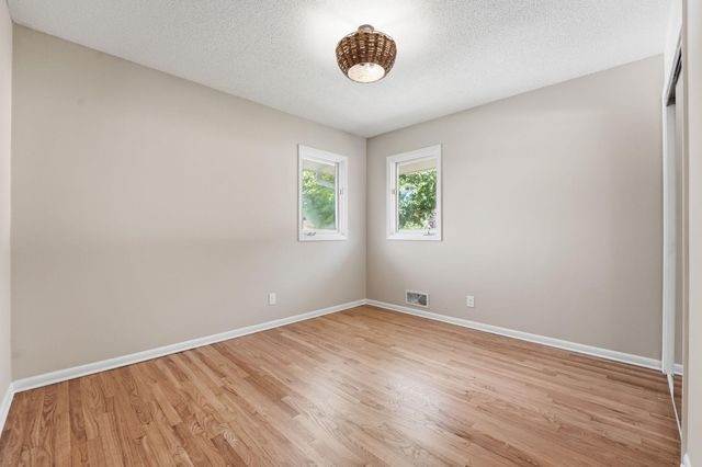 635 Iona Lane, Roseville, MN 55113