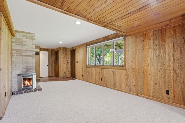 635 Iona Lane, Roseville, MN 55113