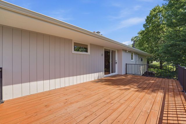635 Iona Lane, Roseville, MN 55113