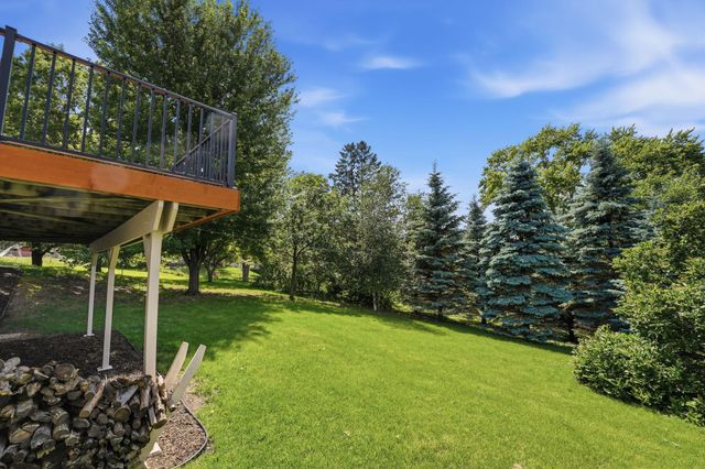 635 Iona Lane, Roseville, MN 55113