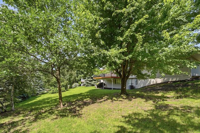 635 Iona Lane, Roseville, MN 55113