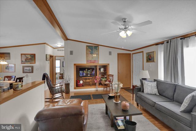 39 KEYSTONE RD, Reading, PA 19606