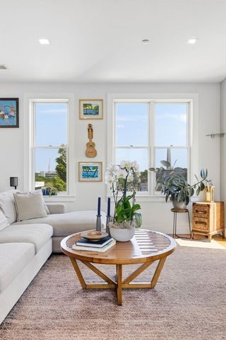 284 Bunker Hill St 5, Boston, MA 02129
