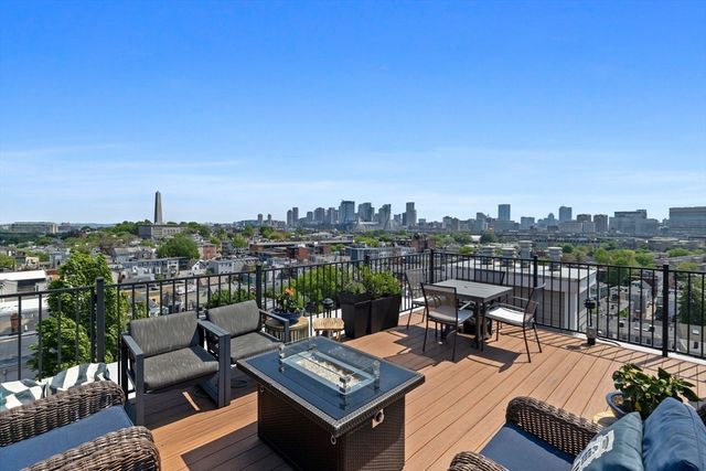 284 Bunker Hill St 5, Boston, MA 02129