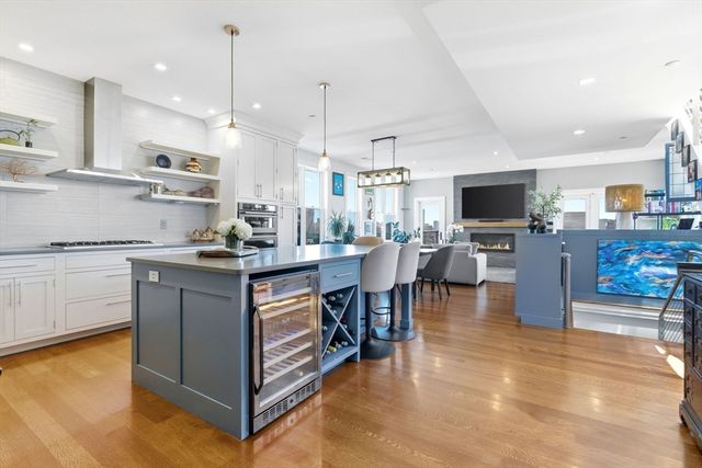 284 Bunker Hill St 5, Boston, MA 02129