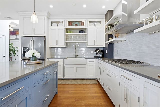 284 Bunker Hill St 5, Boston, MA 02129