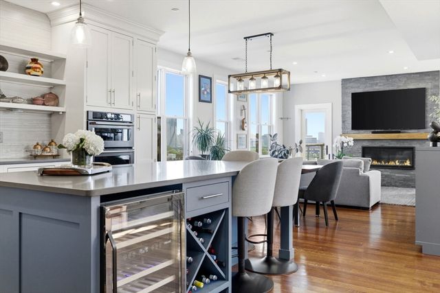 284 Bunker Hill St 5, Boston, MA 02129