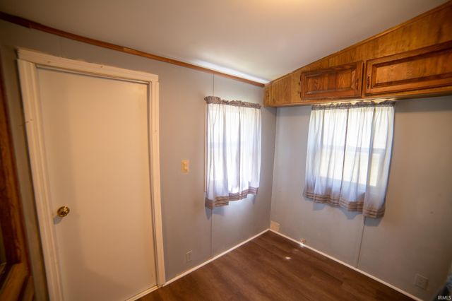 1423 N Lawrence Hollow Drive, Bloomfield, IN 47424