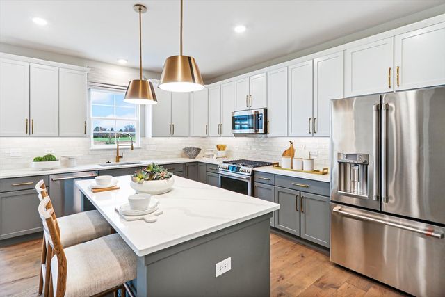 747 Fairfield Drive, Oswego, IL 60543