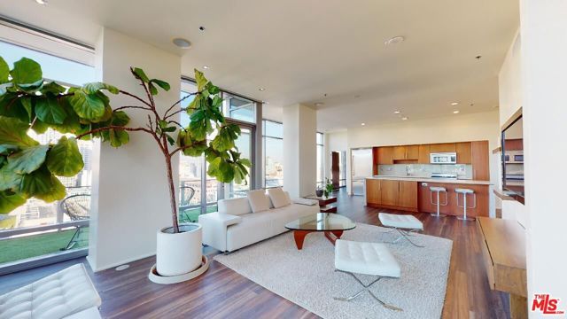 1100 S Hope Street 1616, Los Angeles, CA 90015