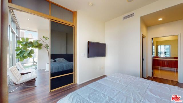 1100 S Hope Street 1616, Los Angeles, CA 90015