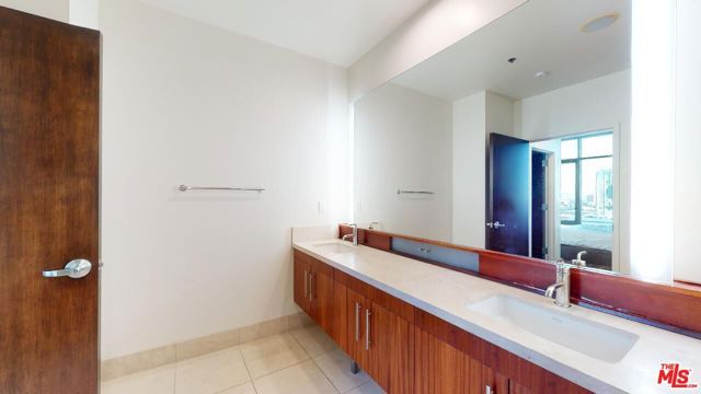 1100 S Hope Street 1616, Los Angeles, CA 90015