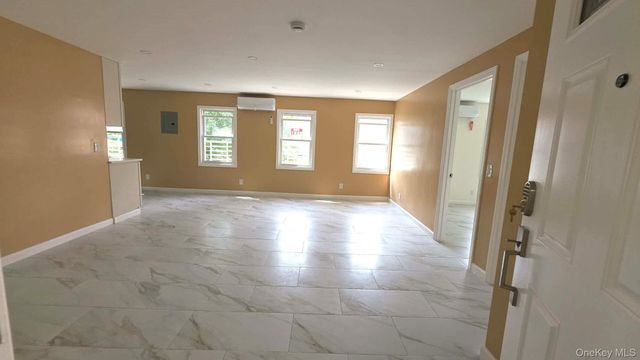 124-05 Jamaica Avenue 2R, Richmond Hill, NY 11418