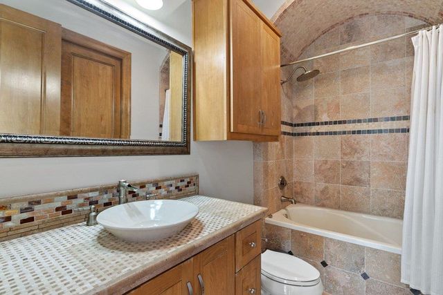 312 Camino Arbolago, Lakeway, TX 78734