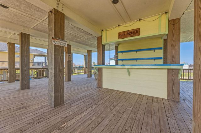 920 Palmview, Crystal Beach, TX 77650