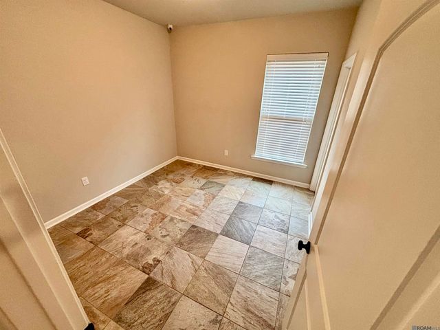 32451 Curtis Cove Ln, Denham Springs, LA 70706