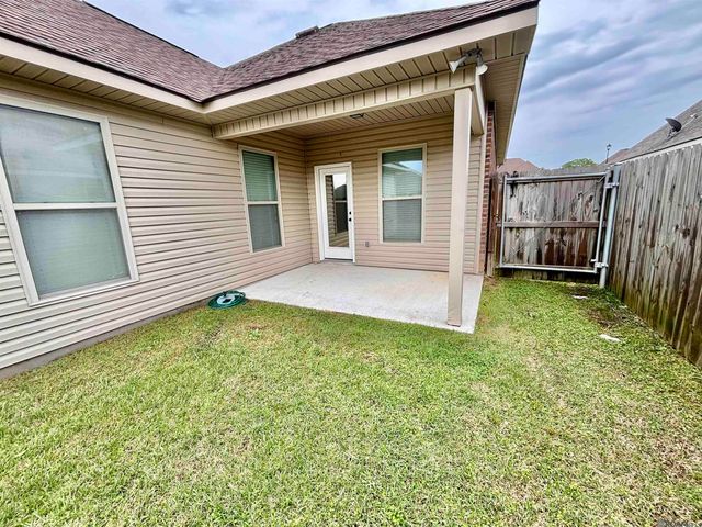 32451 Curtis Cove Ln, Denham Springs, LA 70706