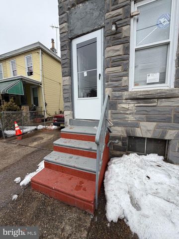 824 S 8TH ST, Camden, NJ 08102