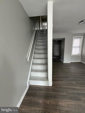 824 S 8TH ST, Camden, NJ 08102