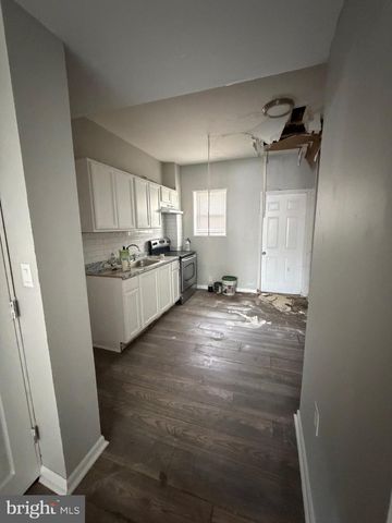 824 S 8TH ST, Camden, NJ 08102