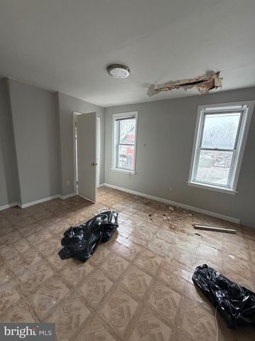 824 S 8TH ST, Camden, NJ 08102