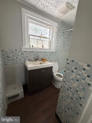 824 S 8TH ST, Camden, NJ 08102