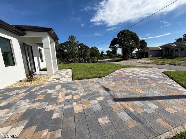 824 Dawhert AVE S, Lehigh Acres, FL 33974