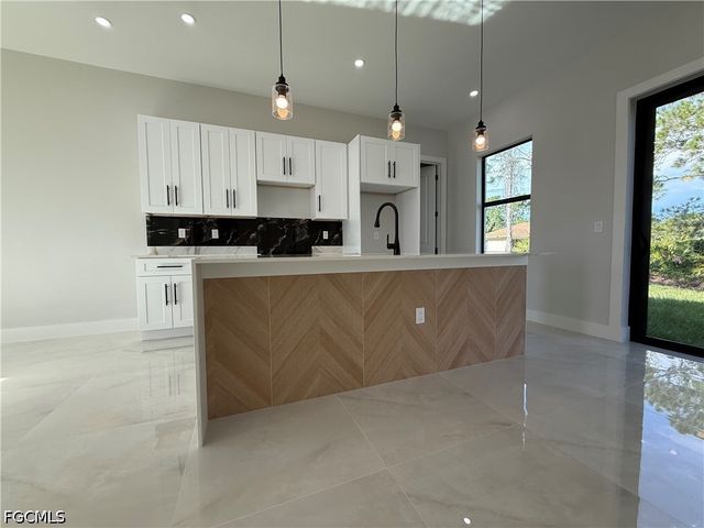 824 Dawhert AVE S, Lehigh Acres, FL 33974