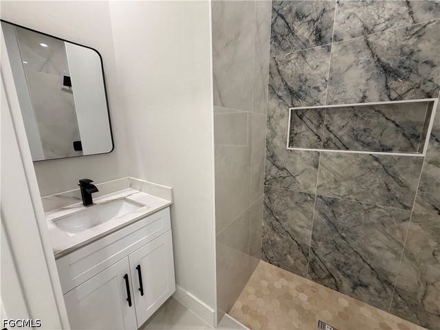 824 Dawhert AVE S, Lehigh Acres, FL 33974