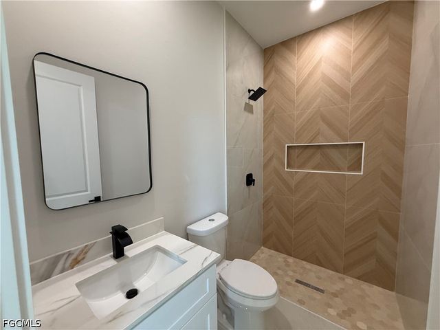 824 Dawhert AVE S, Lehigh Acres, FL 33974