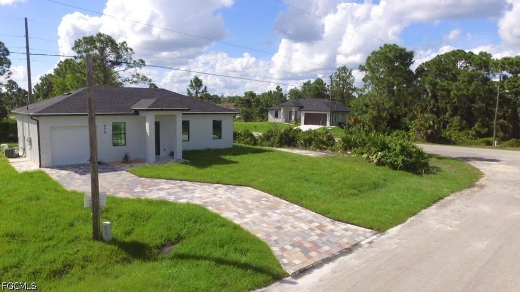 824 Dawhert AVE S, Lehigh Acres, FL 33974