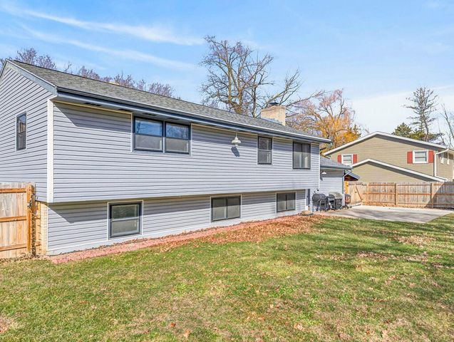 1819 W Mallory AVENUE, Milwaukee, WI 53221