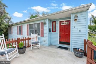 710 PORTER AVE, Martinsburg, WV 25401