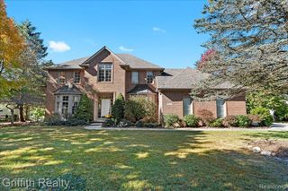 4364 Lake Forest Drive, Ann Arbor, MI 48108