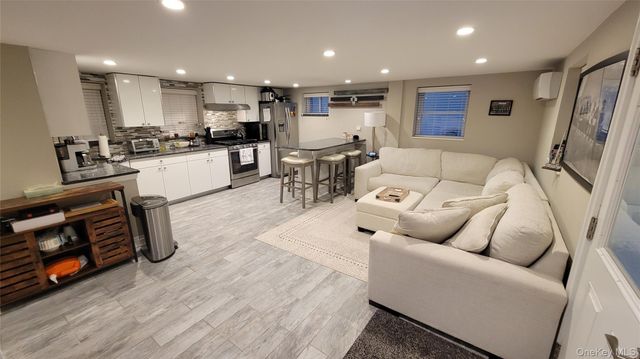 85 Mohawk Avenue Garden, East Atlantic Beach, NY 11561