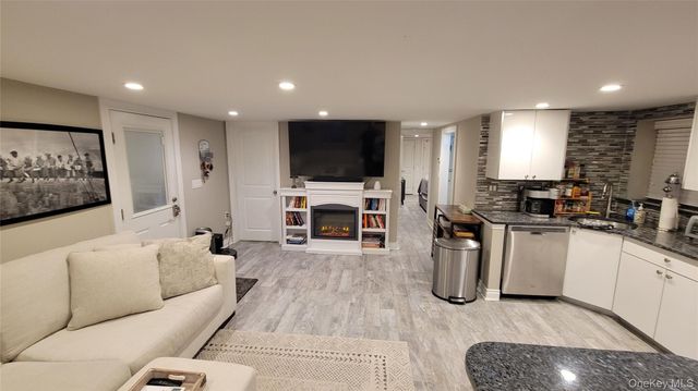 85 Mohawk Avenue Garden, East Atlantic Beach, NY 11561