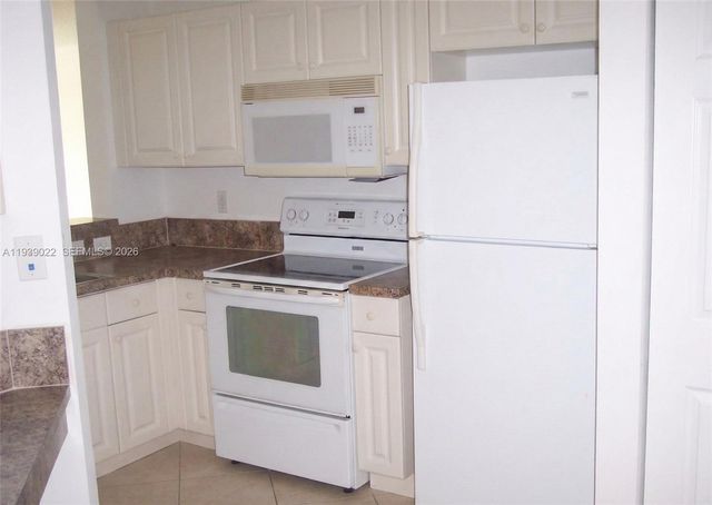 1942 Alamanda Way, Riviera Beach, FL 33404